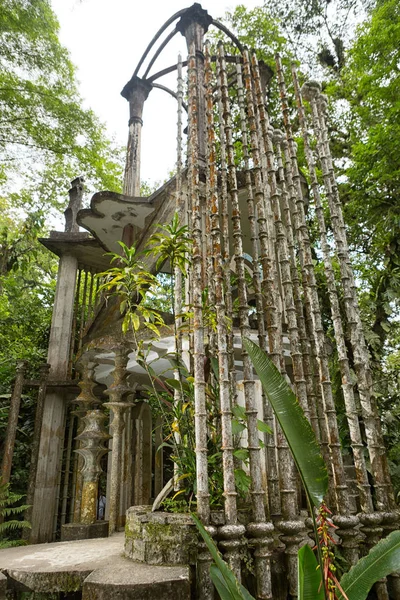 Sructura de concreto en la selva en Hidalgo, México —  Fotos de Stock