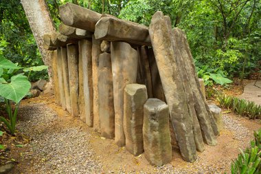 Pre-İspanyol olmec taş mezar