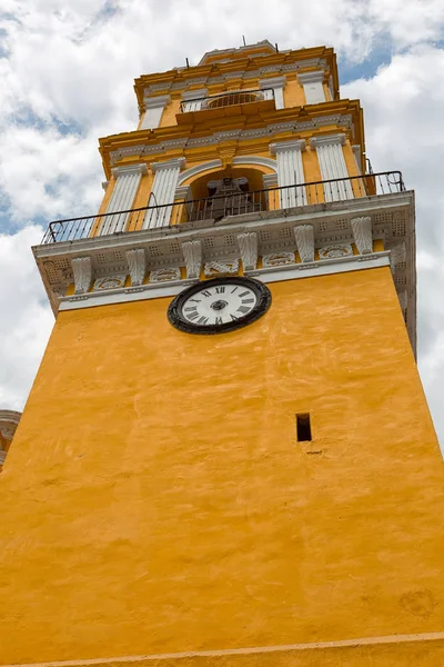 Detalhes Arquitetônicos Coloniais Uma Torre Relógio Cholula México — Fotografia de Stock