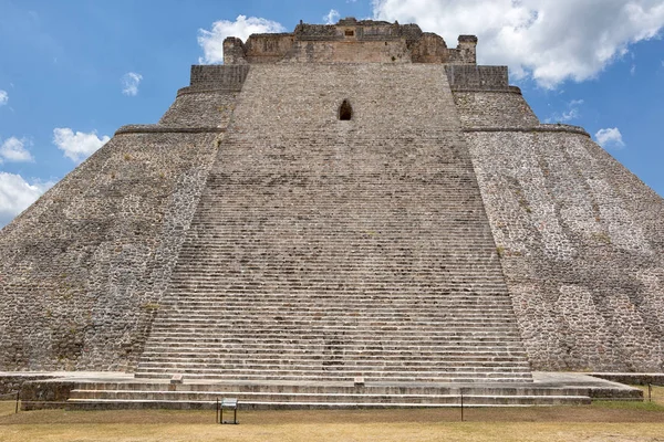 メキシコのウシュマルのマヤ遺跡 — ストック写真