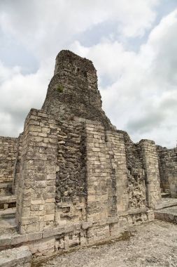 Meksika Xpujil kalıntıları 