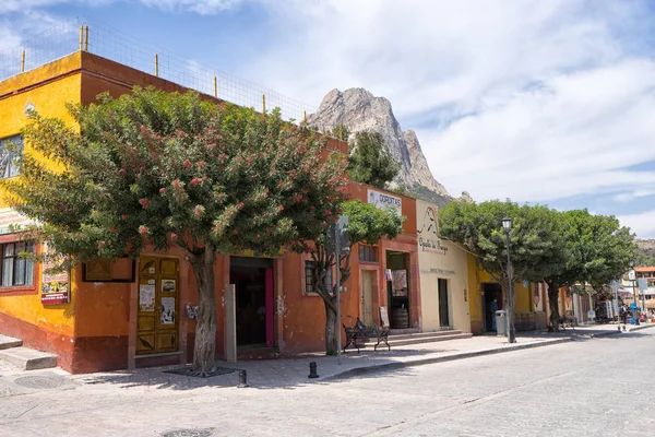 Vista strada di Bernal, Queretaro, Messico — Foto Stock