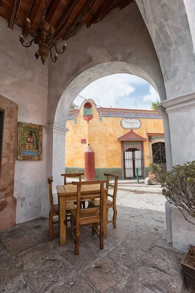 Restaurant patio in Bernal Mexico — Stock Photo, Image