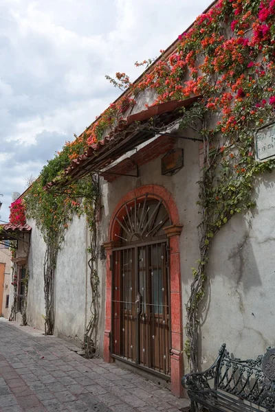 Koloniaal gebouw detail in Bernal, Mexico — Stockfoto