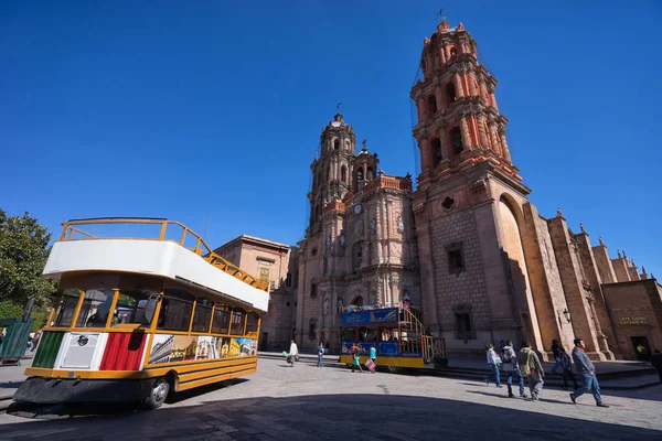 Autocarro turístico de dois andares em San Luis de Potosi México — Fotografia de Stock