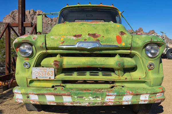 Ročníku truck front-end closeup — Stock fotografie