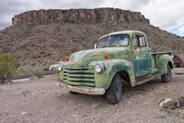 Abandoned vintage truck in Arizona USA — Stock Photo, Image
