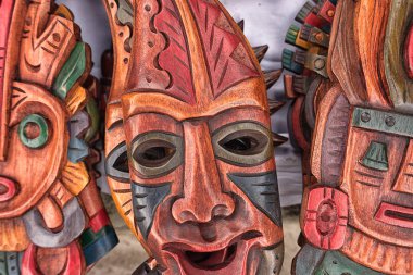 tahtadan yapılmış yerli el sanatları 