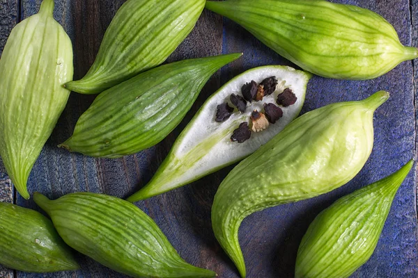 Planta comestible de achocha cruda fresca primer plano en Ecuador — Foto de Stock