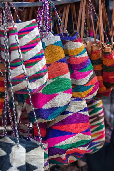 Coloridos bolsos indígenas — Foto de Stock