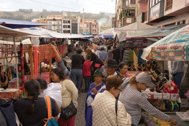 Pazar günü Otavalo, Ekvator