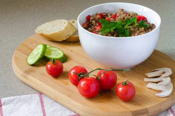 Bouillie Sarrasin Cuite Avec Poivron Rouge Doux Haché Branche Persil — Photo