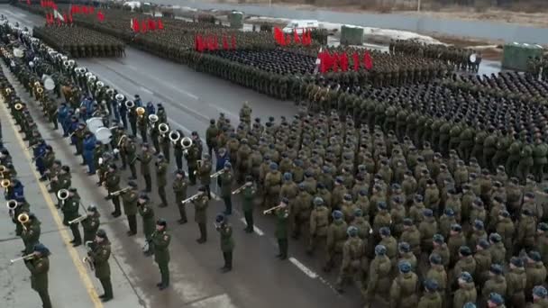 Repetitie van de parade in Moskou - marcherende troepen — Stockvideo