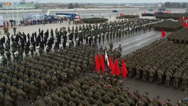 Repetitie van de parade in Moskou - marcherende troepen — Stockvideo