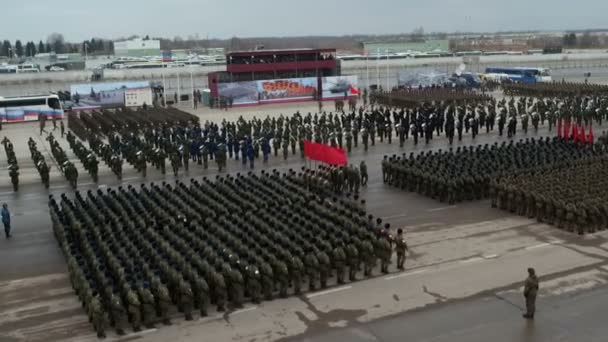 Repetitie van de parade in Moskou - marcherende troepen — Stockvideo