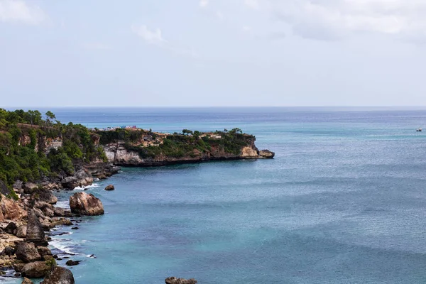 Bali kıyı şeridi boyunca güzel kıyı manzarası