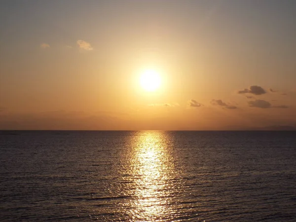 Un bellissimo tramonto sulla costa vicino a Zushi, Giappone — Foto Stock
