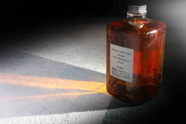 1311 2018 - Tokyo, Japonya: Bir şişe Fıçı Nikka viskisi