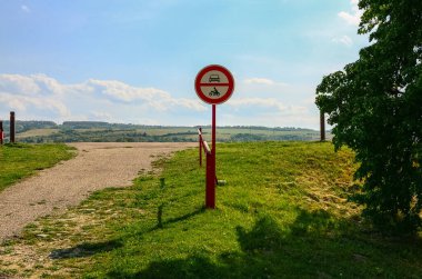 Slovakya 'da kırmızı bariyerli elektrikli araç yok