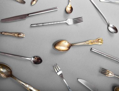 Masaya ayarla çatal bıçak takımı