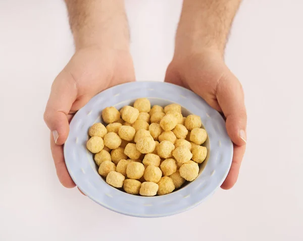 Fecho Placa Fixação Mão Homem Com Flocos Milho Cereais Isolados — Fotografia de Stock
