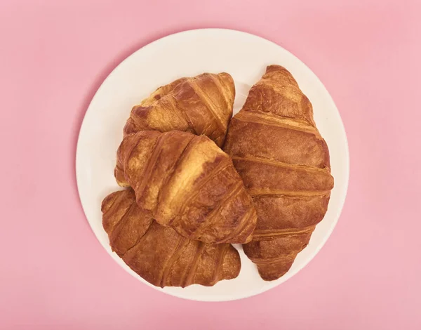 Croissants saborosos recém-assados — Fotografia de Stock