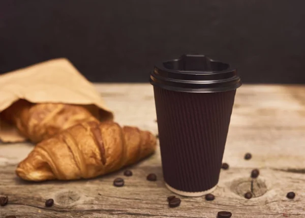 Croissants sabrosos recién horneados — Foto de Stock