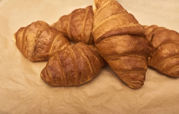 Freshly baked tasty croissants — Stock Photo, Image