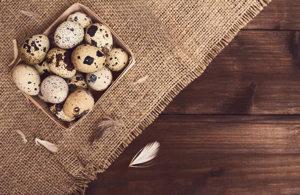 Top View Quail Fresh Eggs Wooden Box Feathers Sackcloth Wooden — Stock Photo, Image