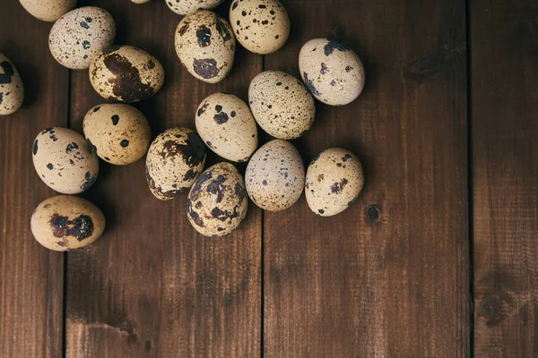 Top View Pile Quail Fresh Raw Eggs Rustic Wooden Background — Stock Photo, Image