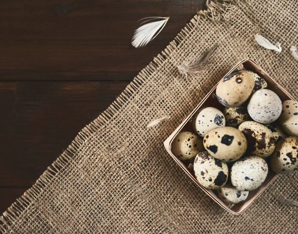 Top View Quail Fresh Eggs Wooden Box Feathers Sackcloth Wooden — Stock Photo, Image