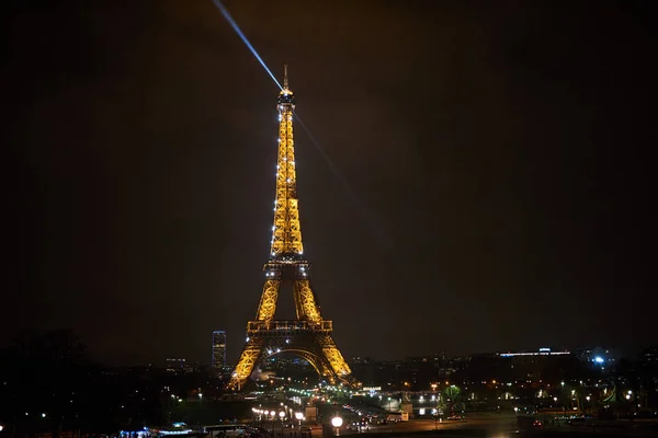 Nachtansicht Des Schön Beleuchteten Eiffelturms Paris Frankreich — Stockfoto