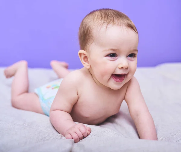 Portrait Cute Crawling Baby Purple Background — Stock Photo, Image