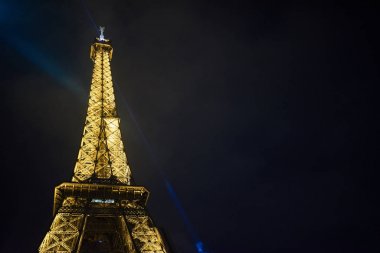 Eyfel Kulesi Tour Eiffel, Paris, Fransa, gece görünümü güzel ışıklı 