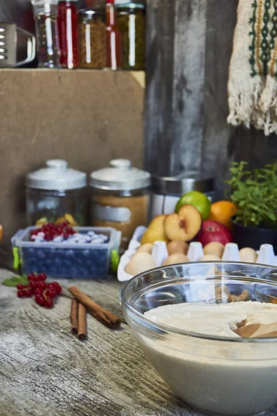 Ingredientes Alimentares Utensílios Cozinha Para Cozinhar Fundo Madeira — Fotografia de Stock