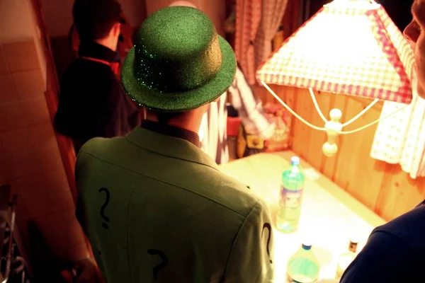 Bayım bilmece yeşil elbiseli