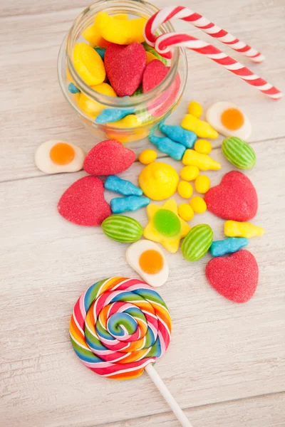 Caramelos con diferentes formas y colores — Foto de Stock