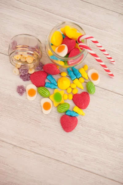 Şekerler farklı şekiller ve renkler ile — Stok fotoğraf