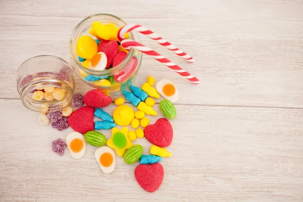 Bonbons in verschiedenen Formen und Farben — Stockfoto