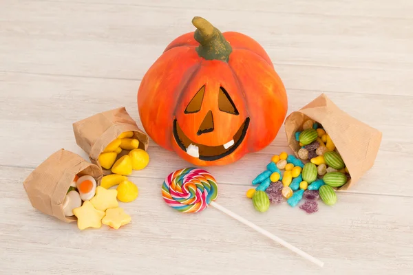 Zucca arancione Halloween e bagattelle — Foto Stock