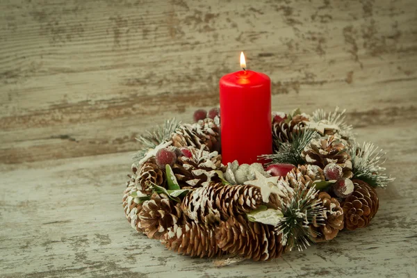 Vela de Natal com grinalda — Fotografia de Stock