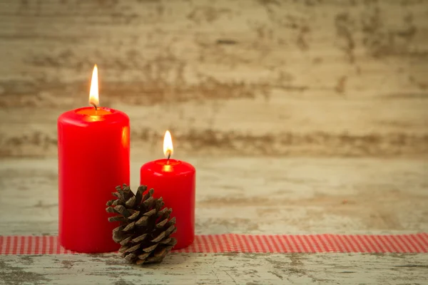 Velas de Natal com cone — Fotografia de Stock