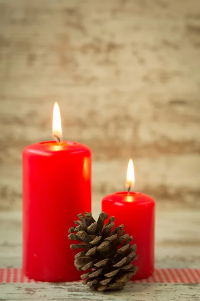 Boże Narodzenie świece ze stożkiem — Zdjęcie stockowe