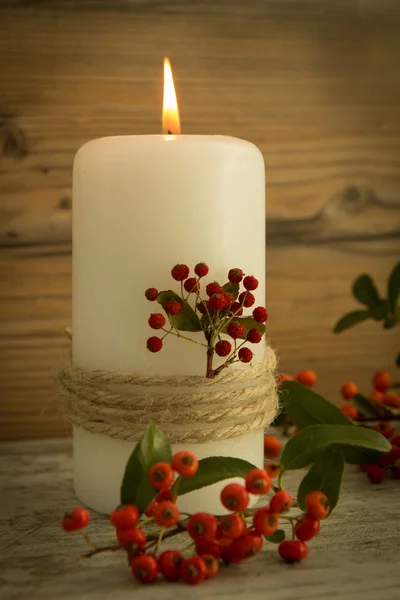 Elegancka świeca urządzone na Boże Narodzenie — Zdjęcie stockowe