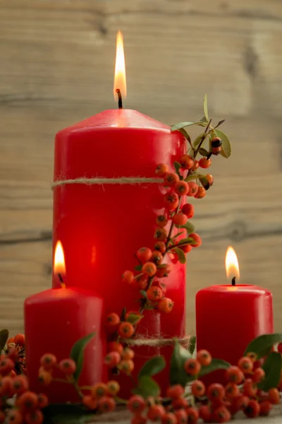 Eleganckie świece zdobione na Boże Narodzenie — Zdjęcie stockowe