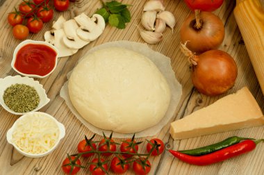 Vejetaryen pizza için malzemeler