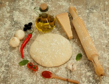 Vejetaryen pizza için malzemeler