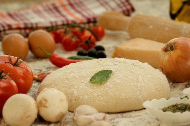 Vejetaryen pizza için malzemeler