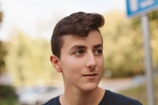 Teenager boy outdoors — Stock Photo, Image