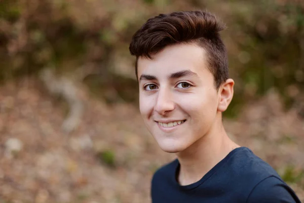 Teenager boy outdoors — Stock Photo, Image